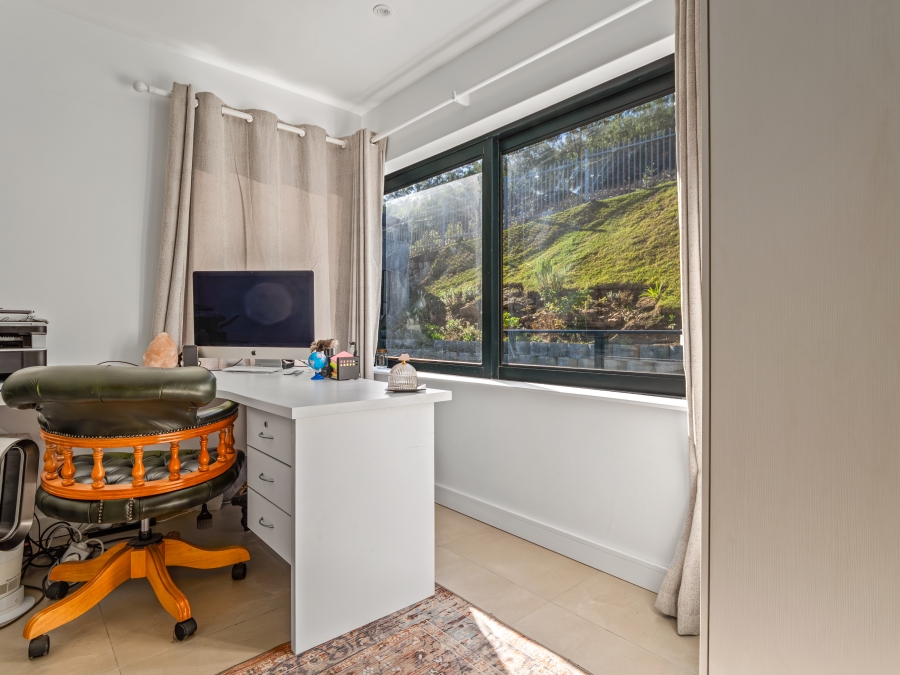 6 Bedroom Property for Sale in Old Place Western Cape